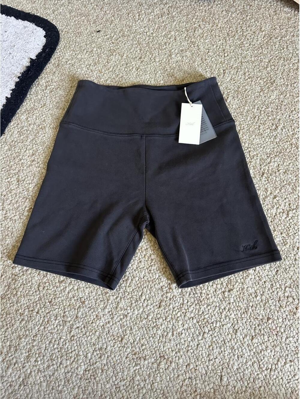 Kith Jen biker shorts in black